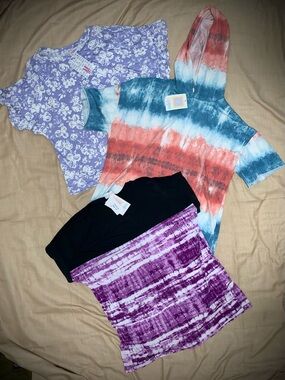 👀LuLaRoe Bundle Deal Women’s Size Medium NWT Dahl Leah Frankie Tops